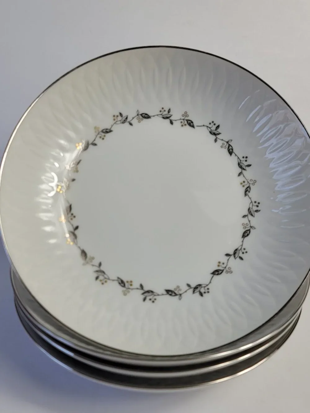 FOUR Sango Carillon Soup Bowls White Gold Berries Platinum Leaves